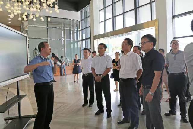 廣東省人民政府副秘書(shū)長(zhǎng) 鐘旋輝一行蒞臨我司參觀考察